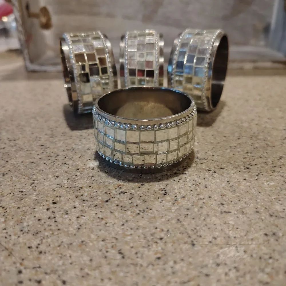 Pier 1 Silver Mosaic Napkin Rings Set Of 4